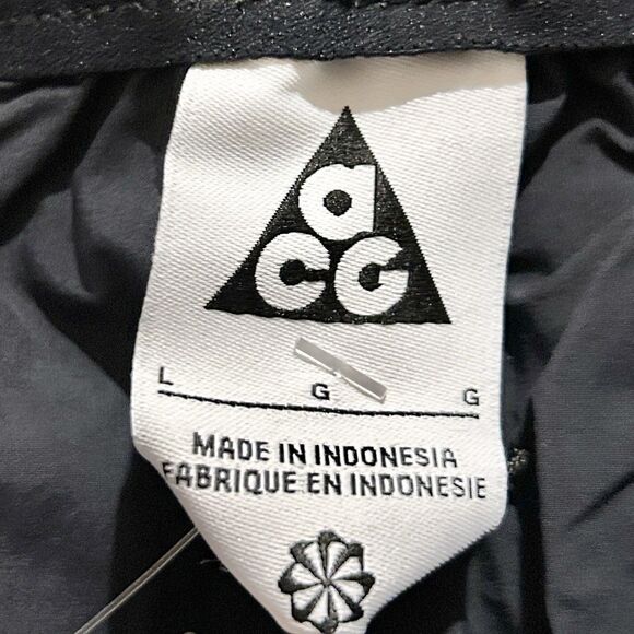 Nike ACG Orb Weaver Men's Size L UV Repel Oversized Black Lifestyle Shorts - Picture 8 of 9